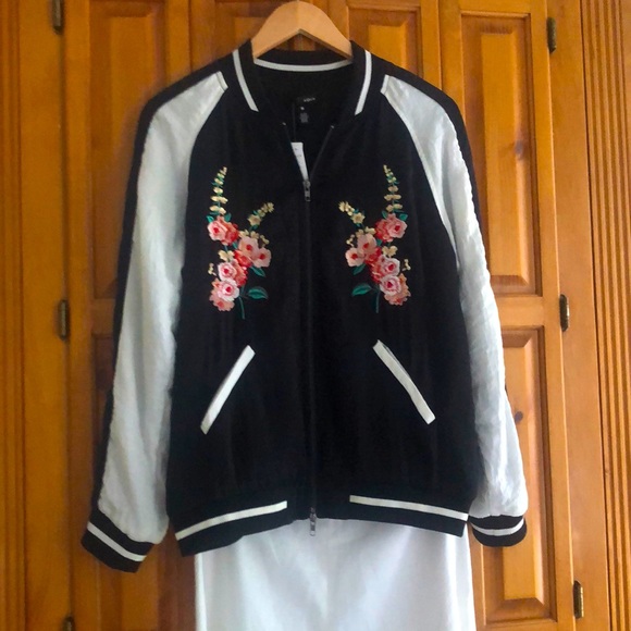 Embroidered baseball style jacket. White/black w/ gorgeous floral embroidery - Picture 1 of 13